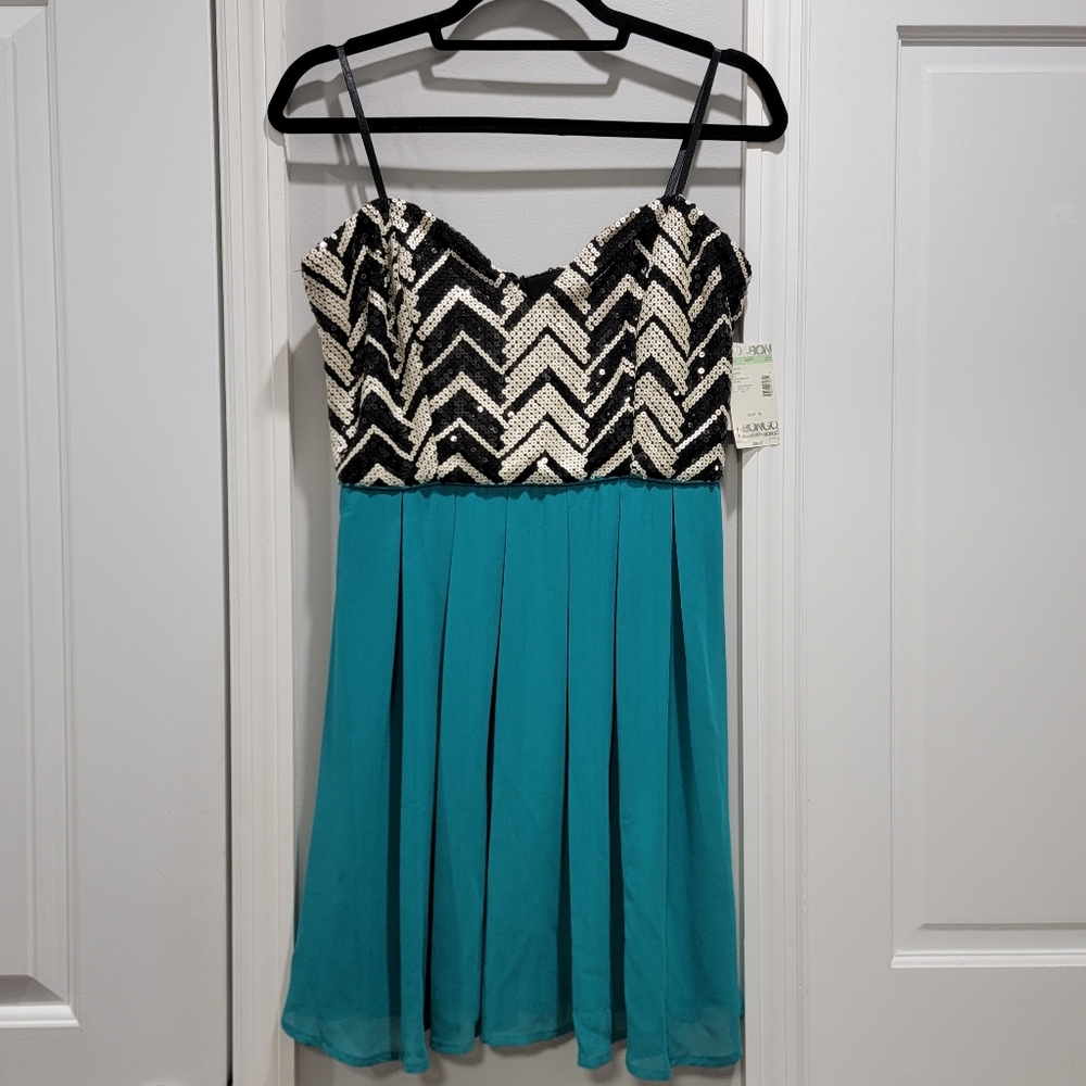 BONGO Strapless Chevron Dress Y2K Style